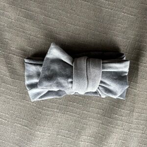 Milkyknots oversized top knot